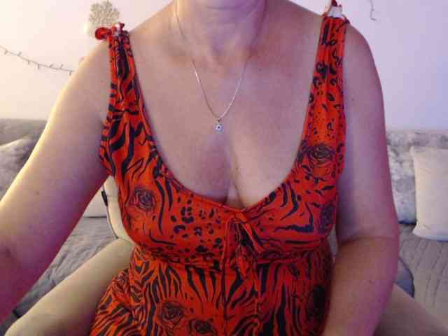 goodSnowQueen webcam