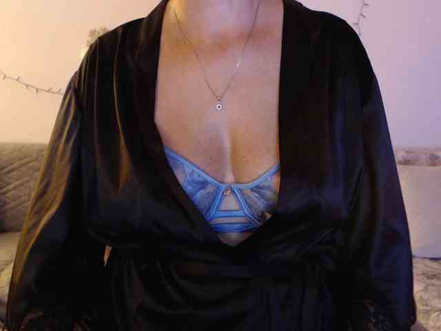 goodSnowQueen webcam