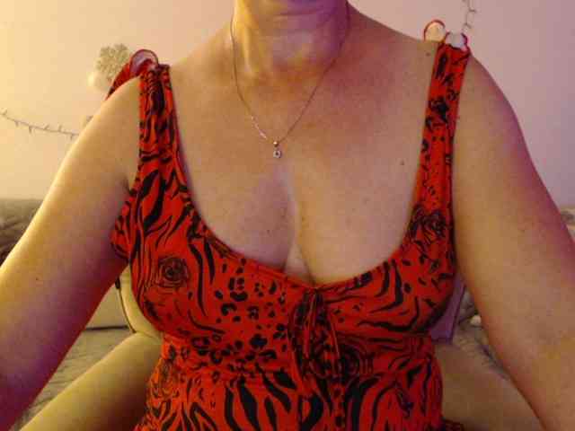 goodSnowQueen webcam