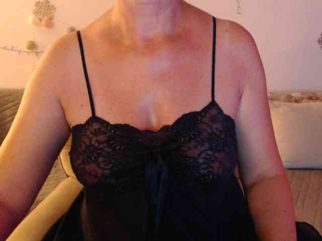 goodSnowQueen webcam
