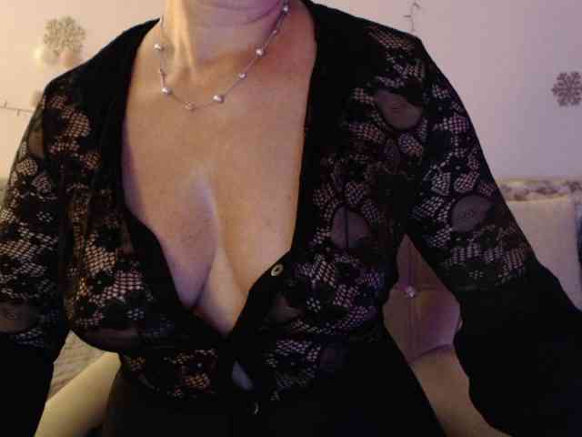 goodSnowQueen webcam