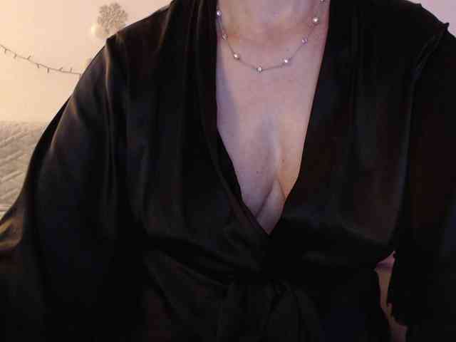 goodSnowQueen webcam