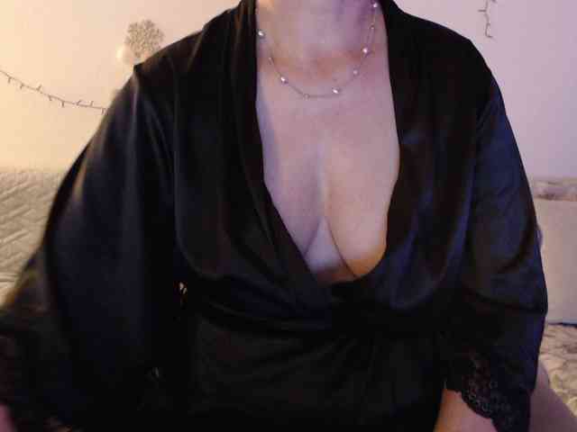 goodSnowQueen webcam
