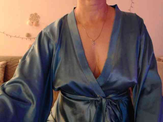 goodSnowQueen webcam