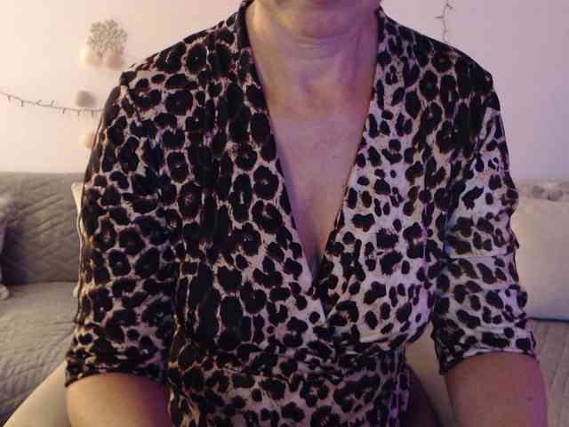 goodSnowQueen webcam
