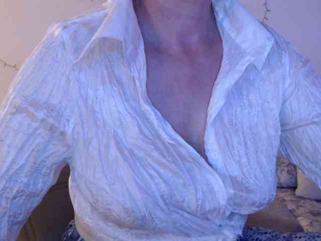goodSnowQueen webcam