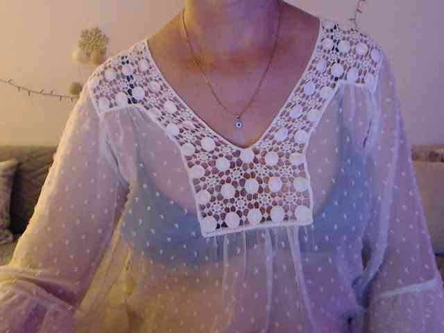 goodSnowQueen webcam