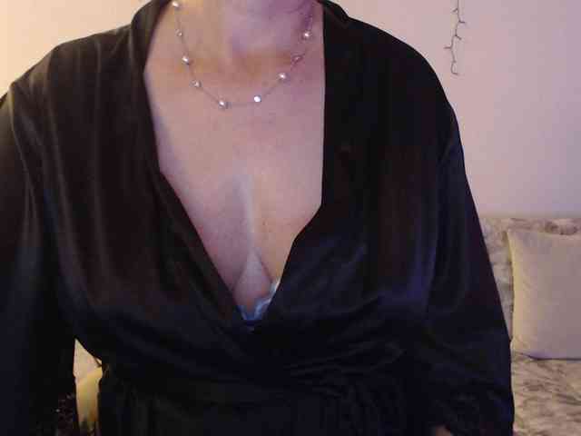 goodSnowQueen webcam