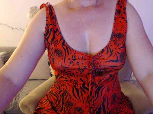 goodSnowQueen webcam