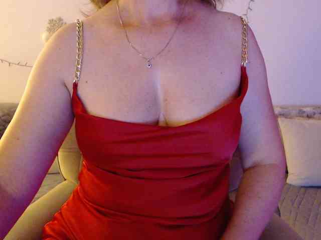 goodSnowQueen webcam
