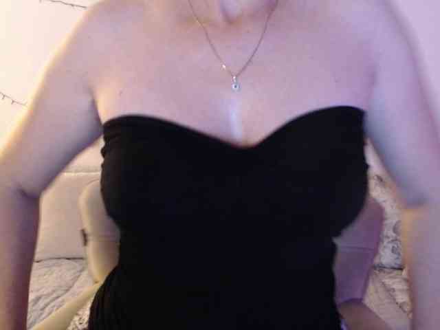 goodSnowQueen webcam