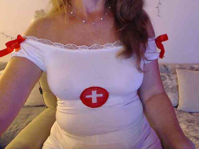 goodSnowQueen webcam