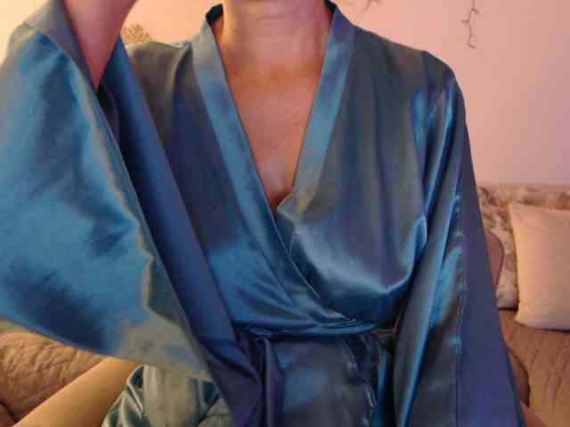 goodSnowQueen webcam