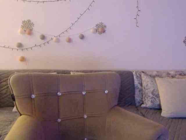 goodSnowQueen webcam
