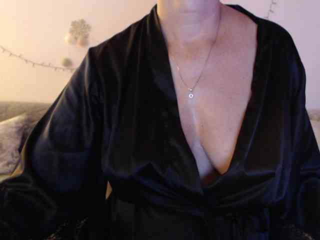 goodSnowQueen webcam