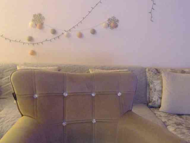 goodSnowQueen webcam