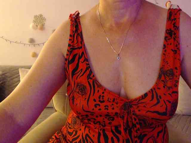 goodSnowQueen webcam