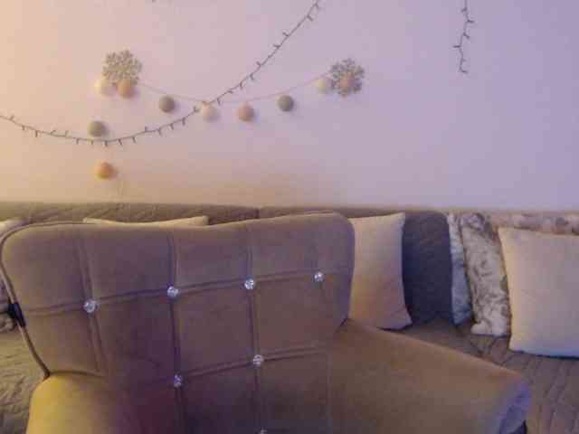 goodSnowQueen webcam