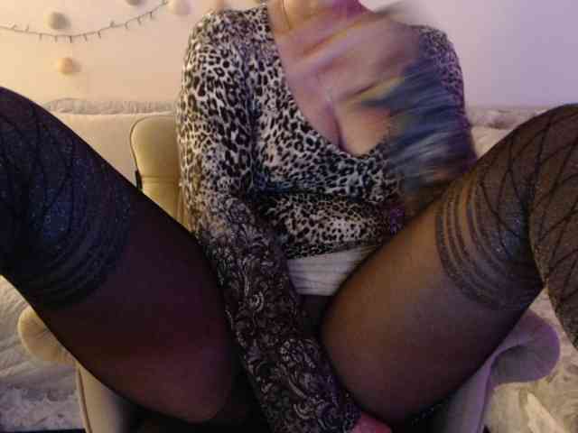 goodSnowQueen webcam