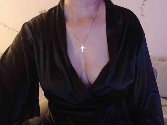 goodSnowQueen webcam