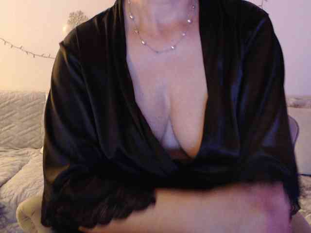 goodSnowQueen webcam