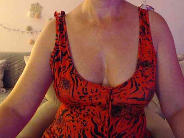 goodSnowQueen webcam