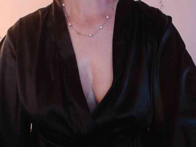 goodSnowQueen webcam