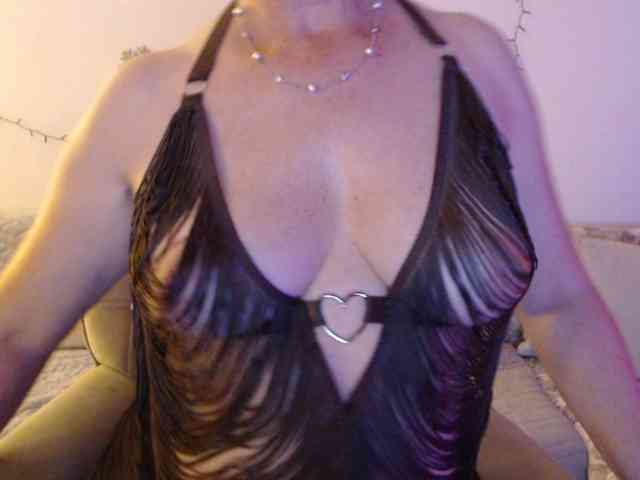goodSnowQueen webcam
