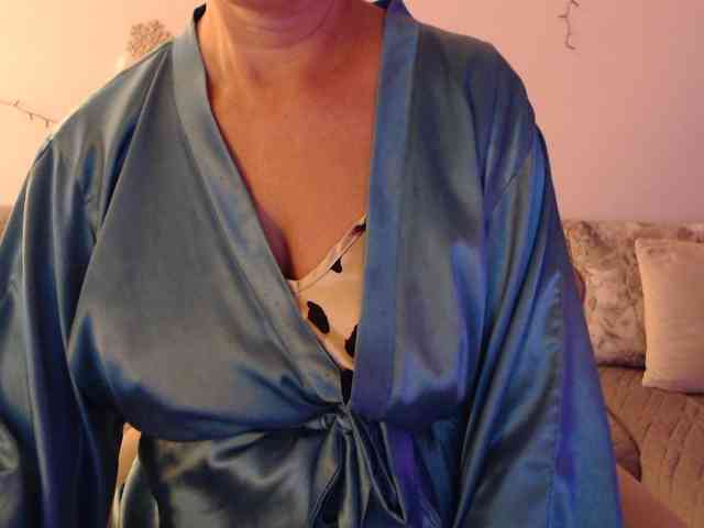 goodSnowQueen webcam