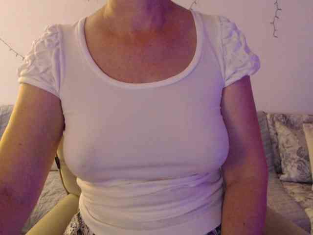 goodSnowQueen webcam