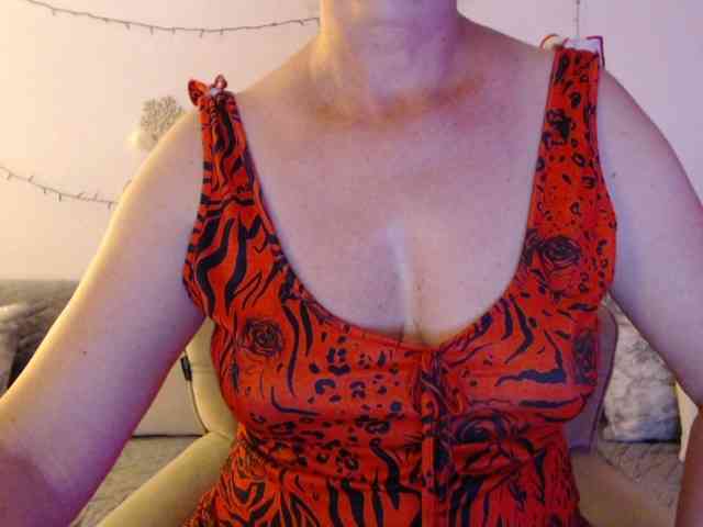 goodSnowQueen webcam