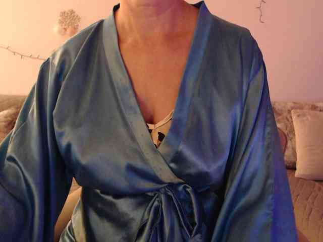 goodSnowQueen webcam