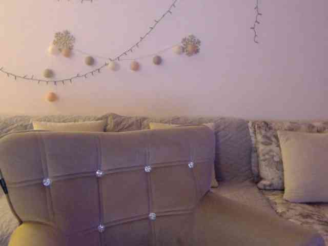 goodSnowQueen webcam