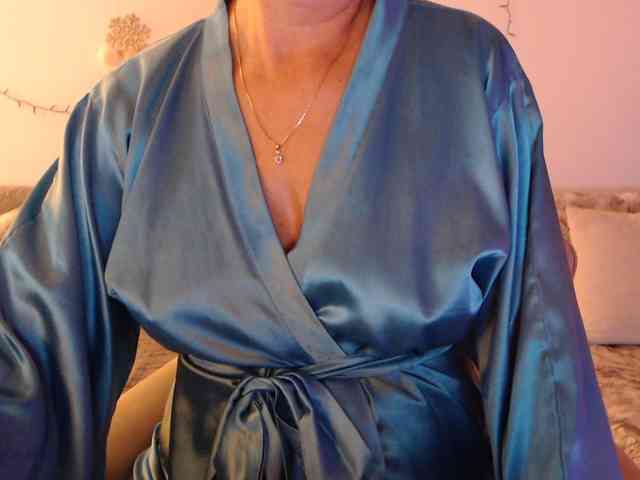 goodSnowQueen webcam