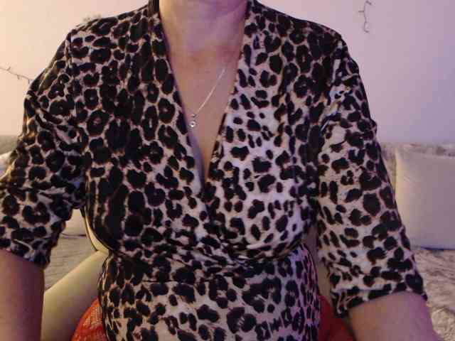 goodSnowQueen webcam