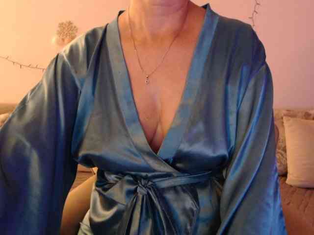goodSnowQueen webcam