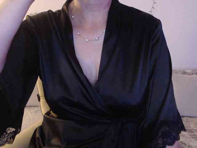 goodSnowQueen webcam