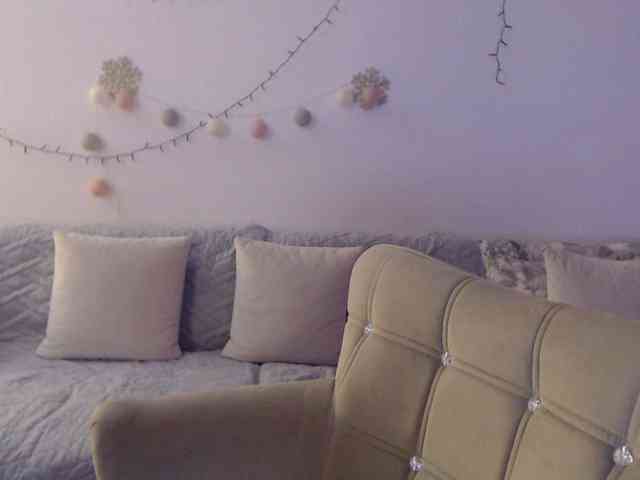 goodSnowQueen webcam