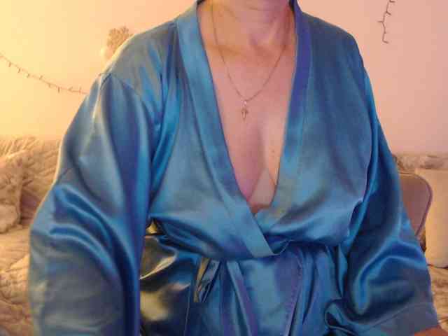 goodSnowQueen webcam