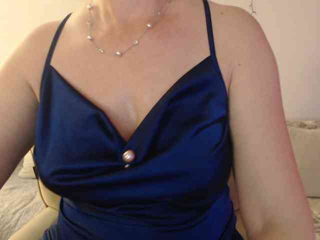 goodSnowQueen webcam