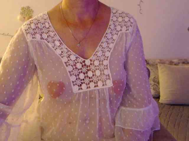 goodSnowQueen webcam