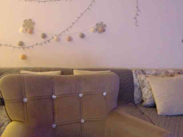 goodSnowQueen webcam