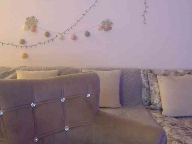 goodSnowQueen webcam