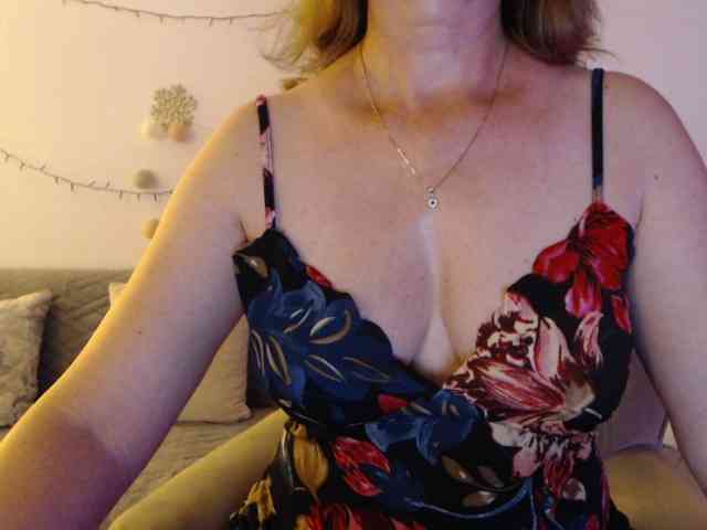 goodSnowQueen webcam