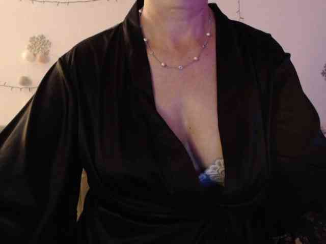 goodSnowQueen webcam