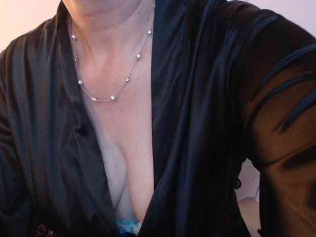 goodSnowQueen webcam