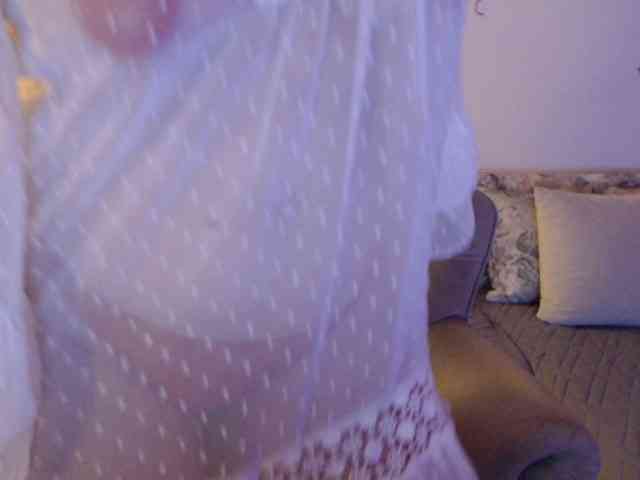 goodSnowQueen webcam