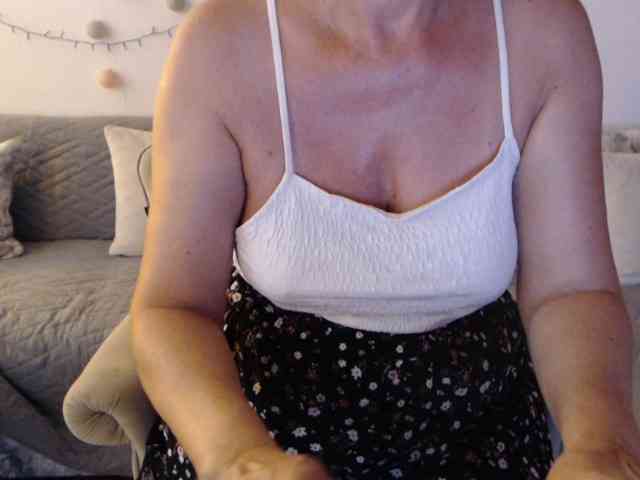 goodSnowQueen webcam