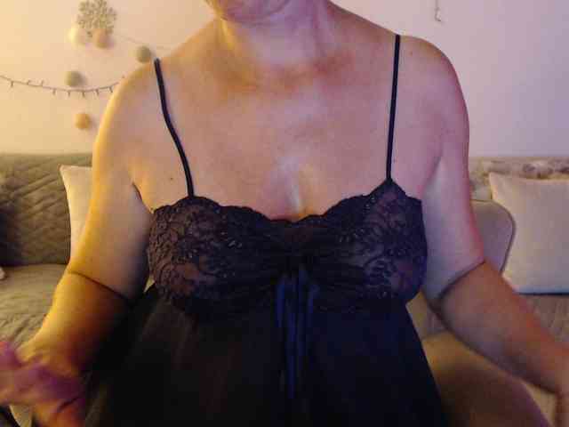 goodSnowQueen webcam