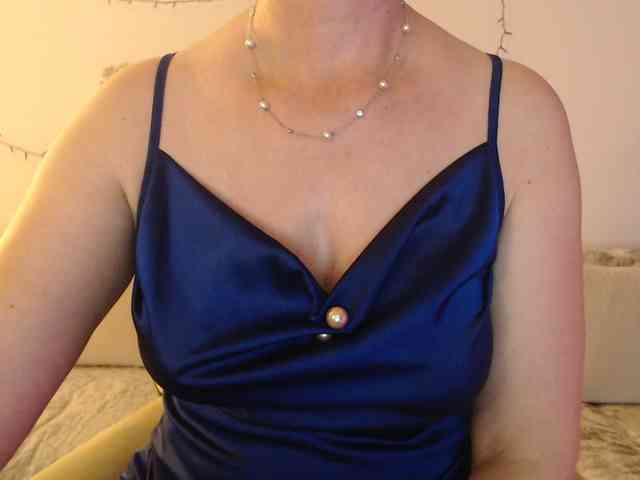 goodSnowQueen webcam